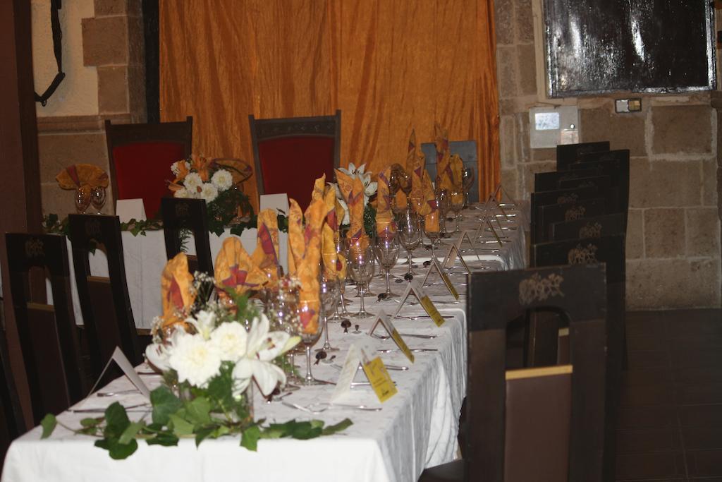 Hostal Restaurante La Diligencia كونيت المظهر الخارجي الصورة