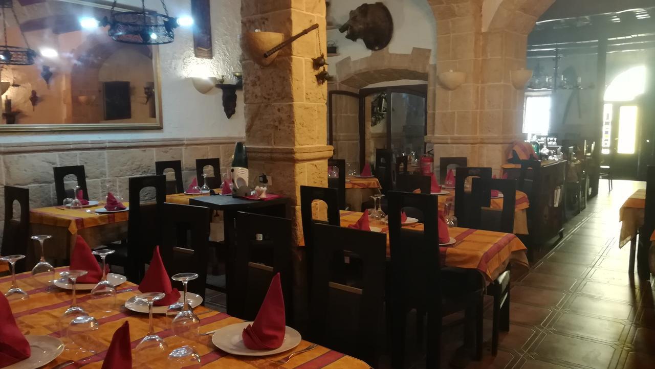 Hostal Restaurante La Diligencia كونيت المظهر الخارجي الصورة